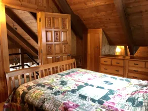 Swan Lake Lakehouse with Bunkhouse and Private Sand Beach - Image 5