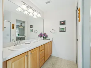 Close to Pelican Heron Golf Course and only  7 minutes to Lake Sumter Landing - Image 3