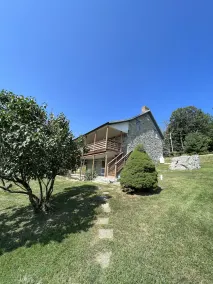 Minutes to Ski Liberty and Gettysburg.  Historic farmhouse, gorgeous views. - Image 5