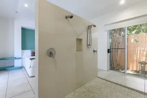 Syreon - 3 Bedroom house a Short Walk to the Beach - Image 2