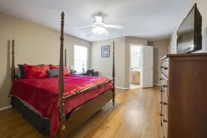 Cheerful 2 Bedrooms 2 Full Bathrooms Duplex - Image 5
