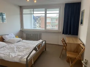 3 large rooms, 77 sqm, elevator, directly on the beach and in the center - Image 3