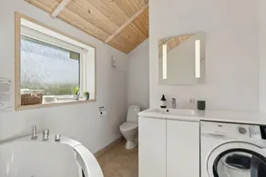 Lovely Summer House With Spa Close To The Beach - Image 4