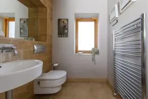 Barn-style Country Retreat Close to Marina - Image 3