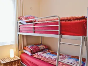 2 bedroom accommodation in Calstock - Image 4