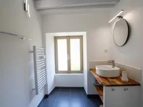 Grande maison avec piscine et étang privé, proche de Brantôme - Image 2