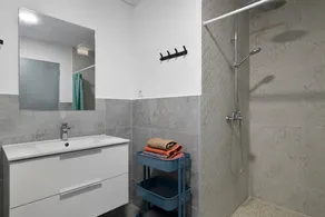 Maison en pierre avec superbe piscine de 50 mètres - Image 5