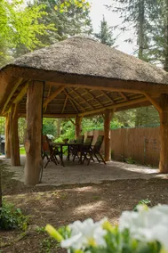 Enjoy the silence and comfort of Under Oak site. Breakfast available on request  - Image 5