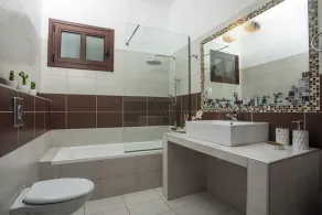 Bliss Luxury Suites - Wind - Image 2