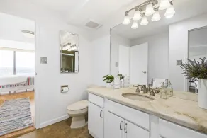 Beautiful Waterfront Retreat with Marina Views, Pool/hot tub/gym - Image 2
