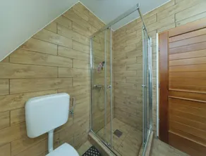 Yeti Cabin - Image 4