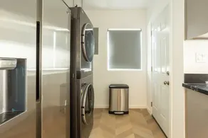 NEWLY Renovated- 2bed/1bath! - Image 2
