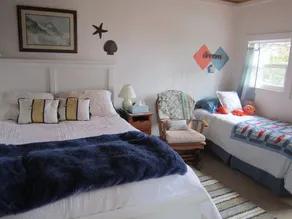 Charmerende strand bungalow med adgang til stranden på tværs af gaden. - Image 4