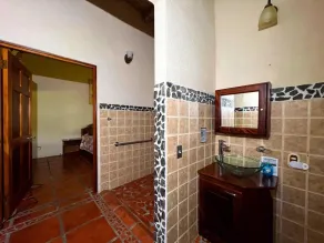 Wide Luxury Home with Pool & Jacuzzi access & Amazing Volcano and Lake views - Image 2
