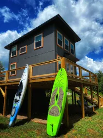 The Creek House, a creekside tree top cabin - Image 3