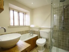 THE COACH HOUSE, pet friendly, luxury holiday cottage in Burford - Image 2