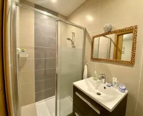 T2 « Le Figuier » Dans Villa Avec Piscine Privée - Image 3