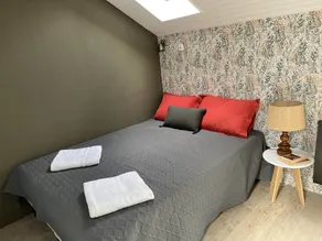 Walking distance to beach and shops, family home with fully enclosed garden. - Image 3