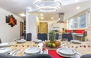 Luxurious Home In Pula - Image 2