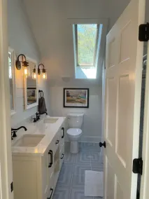Gorgeous North Lake Leelanau Cottage. - Image 4