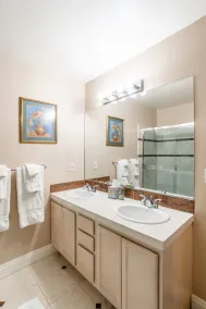\"Queens Palace\" Studio Apt Business Ready - San Jose - Image 3