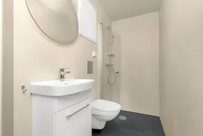 Central Guest House - Bedroom with Private Bathroom - Image 4