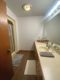 Large 2 bedroom/2 bath home in the heart of Benton - Image 4