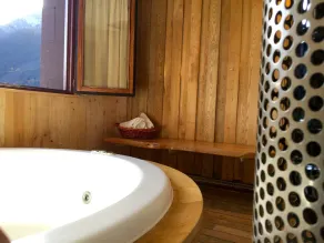 Boende i bergen. Jacuzzi. Picos de Europa. Asturien. Cangas de Onis. - Image 3