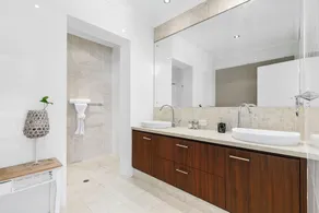 Surf & Saunter Coogee, 3BR Townhouse - Image 4