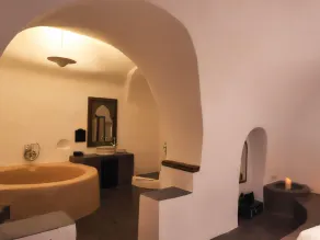 Extravagant Villa in Megalochori - Image 3
