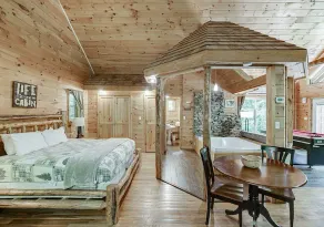 Enchantment – Romantic Cabin for Two with Indoor Spa, Jacuzzi & Fire Pit - Image 5
