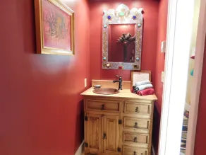 Mad River Valley Condo with Gourmet Kitchen, 2 Bedrooms, comfortably sleeps 6 - Image 3
