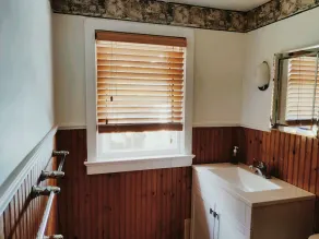Antrim Cottage, Lake Erie: The essence of a house is the friends who frequent it - Image 2