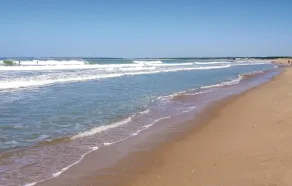 2 Bedroom Stunning Home In La Faute Sur Mer - Image 2