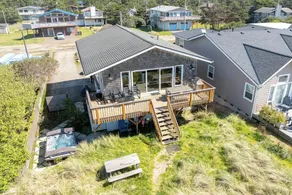 Private Beach Access, Superb Views, Gorgeous Updates, King Suite and Hot Tub! - Image 4