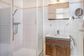 Holiday Apartment 'Gartenblick' with Mountain View, Shared Pool and Wi-Fi - Image 2
