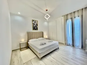 NEW bright and luxurious 2 bedrooms in Rd Malaga - Image 4