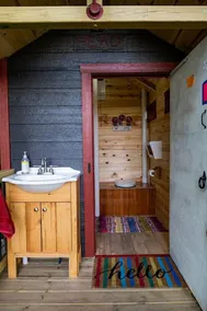 Marion Lake Tree House - Image 2