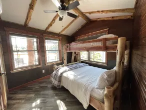 2-bedroom vacation home near Mark Twain National Forest - Image 5
