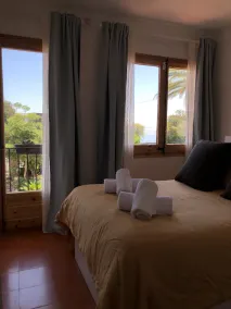 Amazing and Spacious house in Cala Canyelles. - Image 5