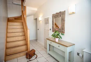 A cottage that sleeps 6 guests  in 3 bedrooms - Image 2