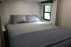 RV Rental #6 Sleeps 6 people - Image 3