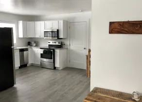 Eagle's Nest Loft- 1 bdrm lakeside apartment nestled up high in the trees. - Image 4