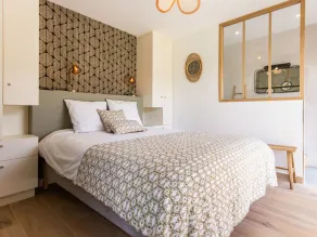 Modern Home Near Beach, Private Garden, Terrace, BBQ, Bikes, WiFi - 3BR, 3BA Sleeps 6 - Image 5