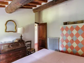 Cottage with swimming pool - Image 5