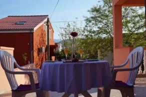 Modern A4 studio for 2–3 people with 2 pools - Image 4