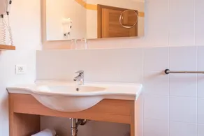 Holiday Apartment 'Riegelehof 1' with Balcony, Garden & Wi-Fi - Image 3