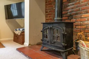 Host & Stay - The Old Post Office - Image 2