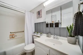 VIP! LUXURY 4BD 5min to Lake Michigan beach Big Pool with heater!! - Image 2