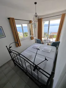 Lovely 3 double bedroom detached house with sea view and heated swimming pool - Image 3